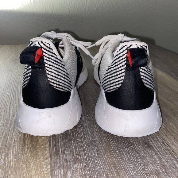 Adidas F36241 Mens US Size 9.5 Questar Flow White Black Sneakers Shoes - Picture 6 of 11